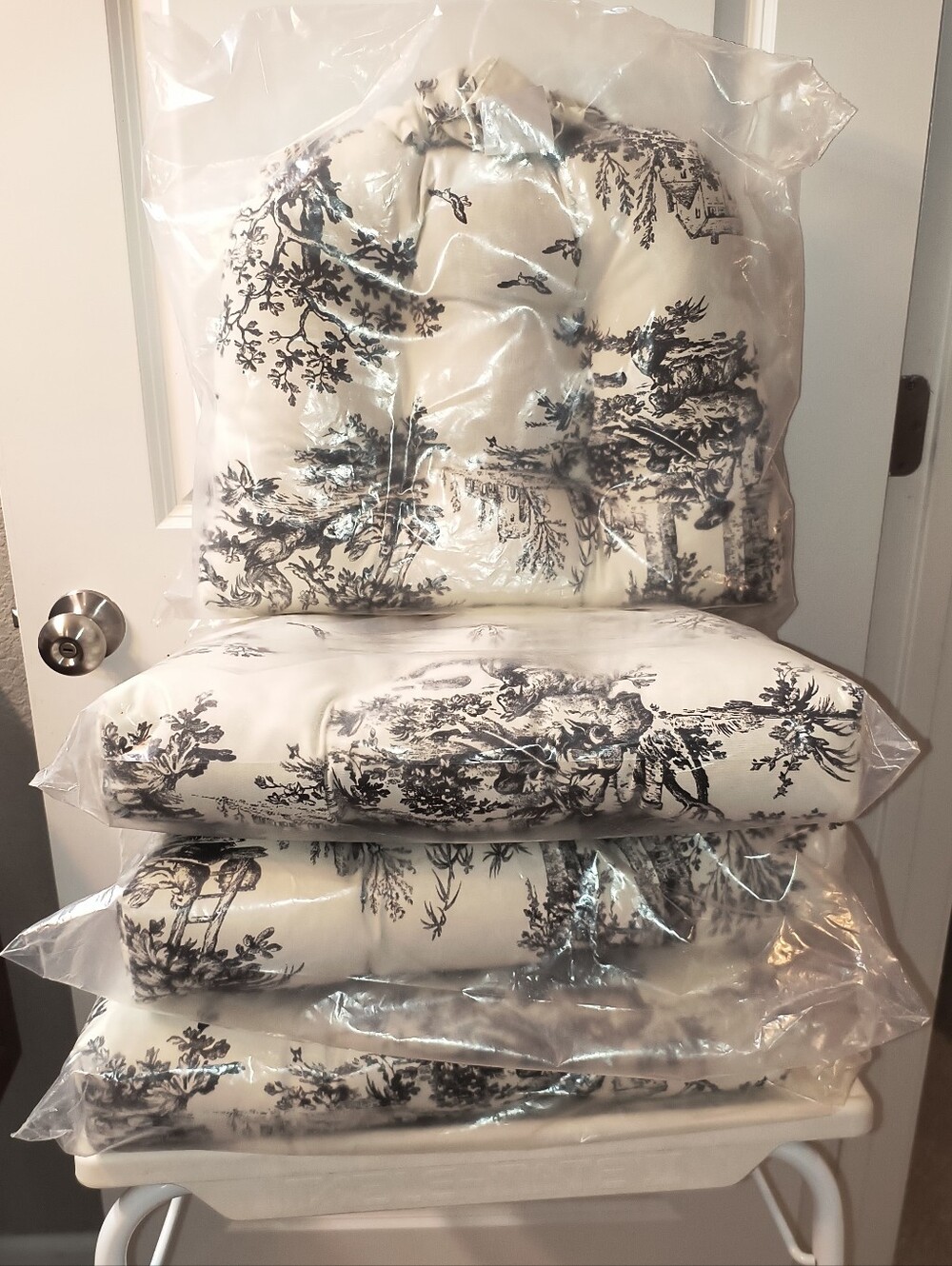 NEW Thomasville Bouvier Black Toile Set of 4 Kitchen Dining Chair Cushions Pads